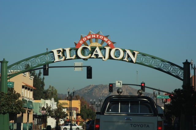 Large arc sign with words El Cajon