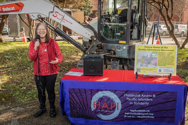 Sheri Woo of HAPI/ ECP introduces speakers for the blessing.
